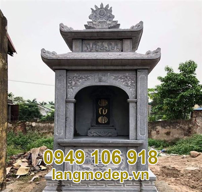 Mẫu miếu thờ thần linh bằng đá