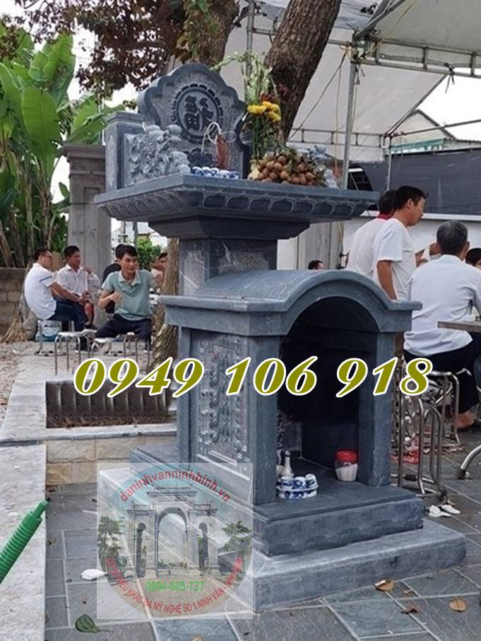Cây hương thờ Chúa Bản Thượng bằng đá hai tầng Cây hương thờ Chúa Bản Thượng bằng đá hai tầng